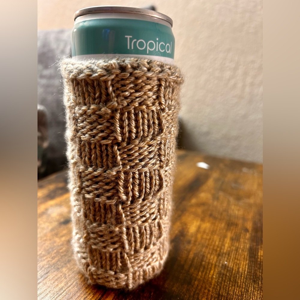 White claw coozy
